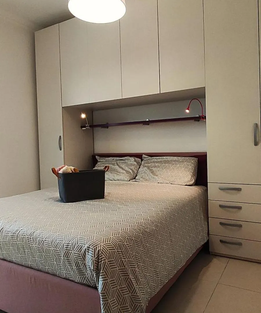 Daire Villa Certosina Roma İtalya